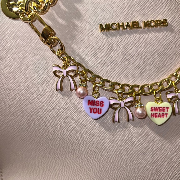 CONVERSATION HEARTS AND BOWS PURSE CHARM CHAIN - Picture 3 of 3